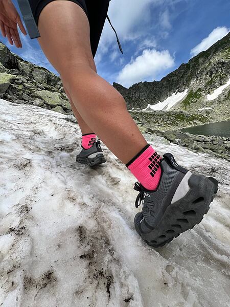 Damskie buty do biegania On Cloudsurfer Trail – sprawdzone nawet na śniegu