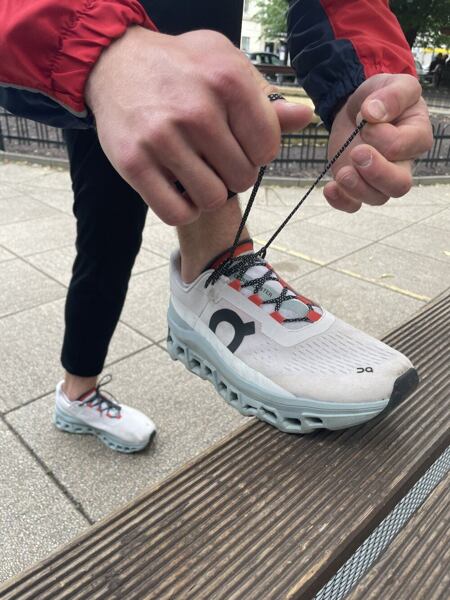 Alfą i omegą udanego biegu jest prawidłowe zawiązanie sznurówek