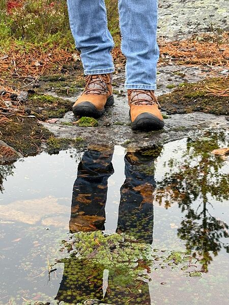 Damskie buty zimowe KEEN GRETA BOOT II WP - system sznurowania za pomocą metalowych oczek jest łatwy w obsłudze, ważne, aby nie zaniedbywać sznurowania i zaciągać je stopniowo od podbicia