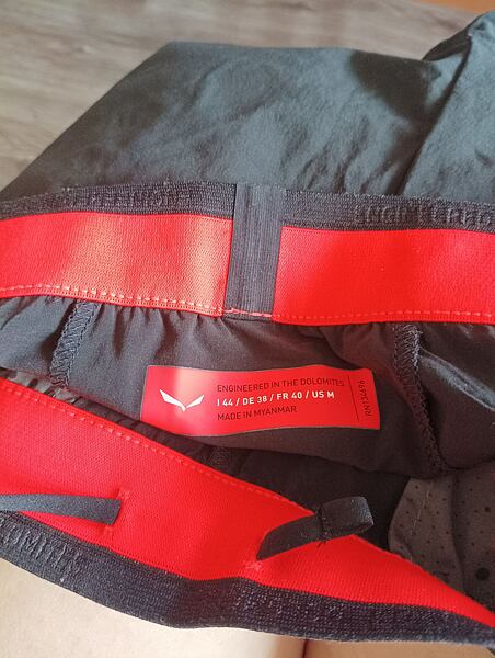 Spodnie damskie Salewa Pedroc 2 DST W LIGHT PANTS Lady - detal w postaci elastycznej regulacji w pasie