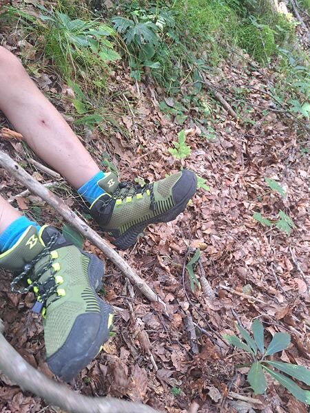 Buty GARMONT 9.81 KIDS Pulse MID WP Uni - w okolicy kostki znajdują się przyjemne miękkie wzmocnienie