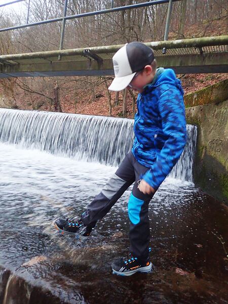 Buty Garmont 9.81 KIDS Pulse TREK WP dla dzieci - wodoodporne i suche stopy dzięki membranie